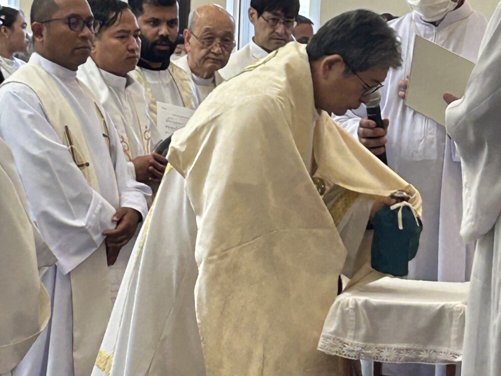 洗礼し現社の油の祝福